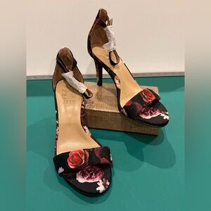 Naturalizer Kingsley  Floral Open-Toe Ankle-Strap Heels Size 5.5